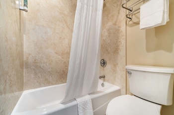 Suite, 2 Queen Beds, Non Smoking, Kitchen (with Sofabed)