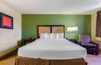 Studio, 1 King Bed, Non Smoking