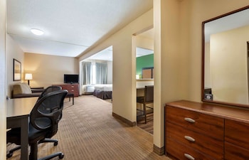 Deluxe Studio, Multiple Beds, Non Smoking