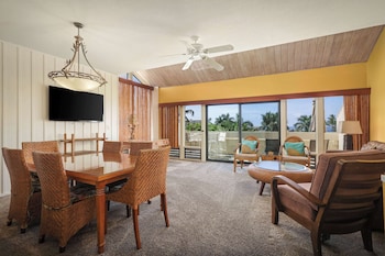 2-Bedroom 2-Bath Ocean View Suite
