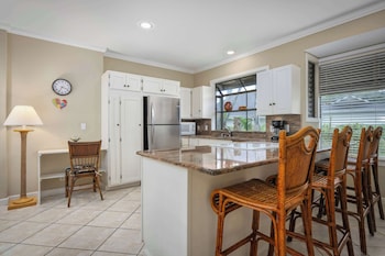House, 3 Bedrooms, 3 Bathrooms (Private)