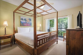 Suite, Multiple Beds, Garden View (1 King Bed and 1 Queen Bed)