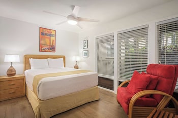 Suite, 1 King Bed, Garden View
