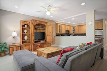Suite, 2 Bedrooms, 2 Bathrooms, Garden View (With Loft)