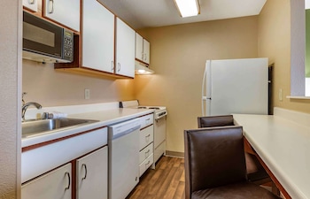 Deluxe Studio, 1 Queen Bed with Sofa bed, Non Smoking