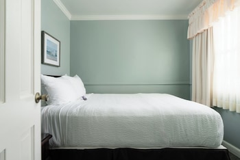 Lavender Deluxe Room