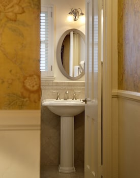 Double Queen Room