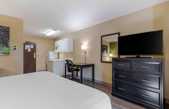 Studio, 1 Queen Bed, Accessible, Non Smoking