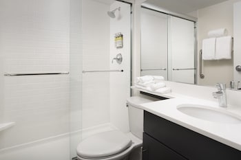 Studio Suite, 1 Queen Bed