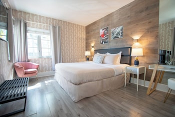 Premium Single Room, 1 King Bed