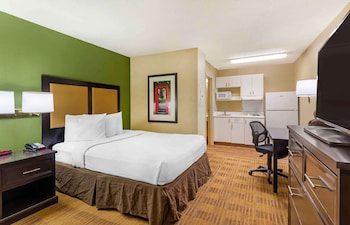 Studio Suite, 1 Queen Bed, Non Smoking, Kitchen