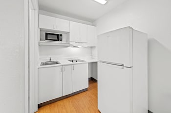 Economy Studio, 2 Queen Beds, Non Smoking