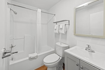 Economy Studio, 2 Queen Beds, Non Smoking