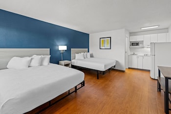Economy Studio, 2 Queen Beds, Non Smoking