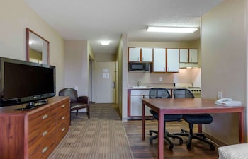Studio, 1 Queen Bed, Non Smoking