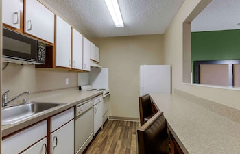 Deluxe Studio, 1 Queen Bed with Sofa bed, Non Smoking