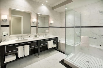Club Supreme King Suite