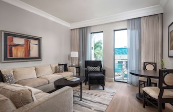Club Supreme King Suite