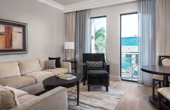 Club Supreme King Suite