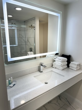 Room, 2 Queen Beds, Non Smoking