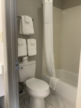 Standard Room, 1 Queen Bed