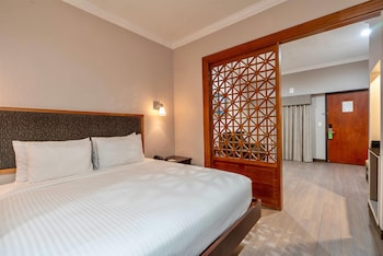 Suite, 1 King Bed, Non Smoking