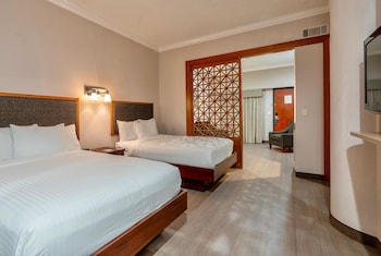 Suite, 2 Double Beds, Non Smoking