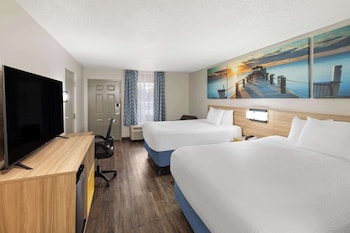 Room, 2 Queen Beds, Smoking