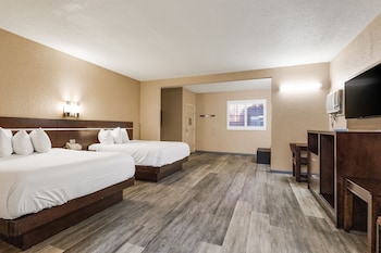 Suite, 2 Queen Beds, Non Smoking