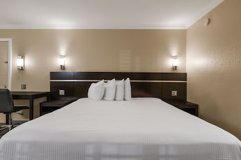 Studio Suite, 1 King Bed, Non Smoking, Balcony