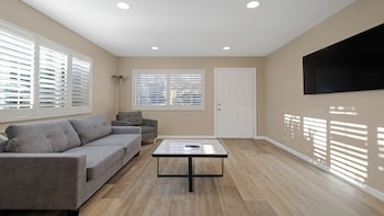 Executive Studio Suite, 1 King Bed, Non Smoking, Jetted Tub