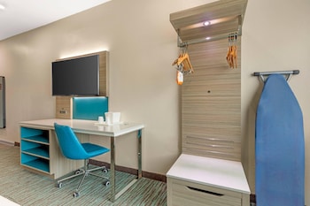 Room, 2 Queen Beds, Accessible, Non Smoking