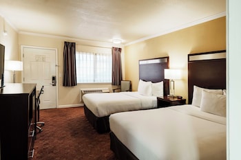 Standard Room, 2 Double Beds, Non Smoking