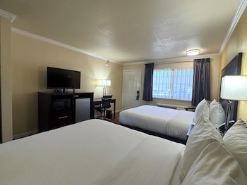 Standard Room, 2 Double Beds, Non Smoking