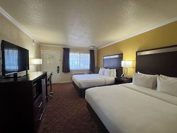 Standard Room, 2 Double Beds, Non Smoking