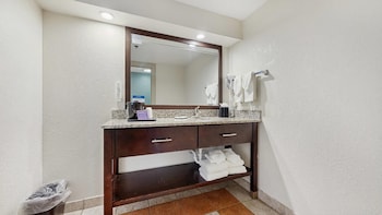 Deluxe Room, Non Smoking (2 Double Beds & Sofa Bed)