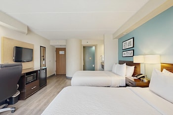 Standard Room, 2 Double Beds, Non Smoking