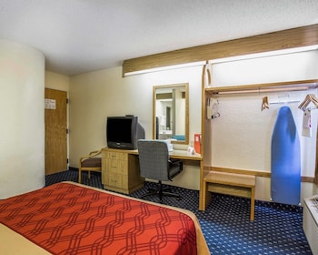 Standard Room, 1 Queen Bed, Non Smoking