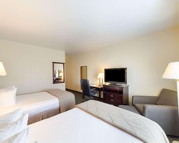 Suite, 2 Queen Beds, Non Smoking