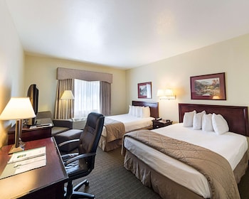 Suite, 2 Queen Beds, Non Smoking