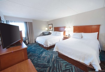 Standard room with two queen beds