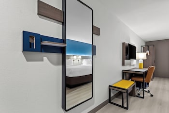 Room, 2 Queen Beds, Accessible, Non Smoking