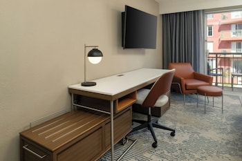 Room, 1 King Bed, Balcony