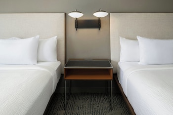 Room, 2 Queen Beds, Balcony