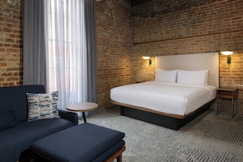 Suite, 1 King Bed with Sofa bed, Non Smoking