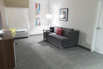 Suite, 1 King Bed, Non Smoking