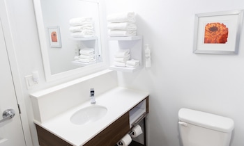 Suite, 1 King Bed, Non Smoking