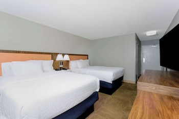 Room, 2 Queen Beds, Accessible, Non Smoking
