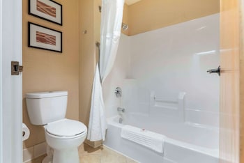 Suite, Multiple Beds, Non Smoking, Pool View (Upgrade)