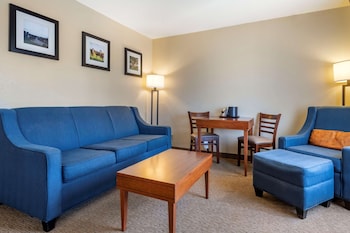 Suite, Non Smoking (2 Queen beds and 2 person Sofa bed)